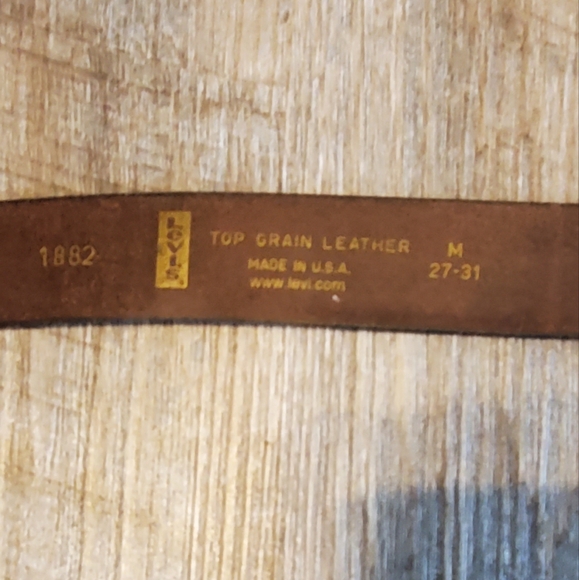 Levi's Vintage Brown Leather Belt with Brass Buckle Medium/27-31⚜️🤎⚜️ - Picture 8 of 8